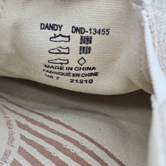 Taos Dandy Shoes Women's 7 Natural Low Top Slip On Casual Comfort Sneakers - Picture 8 of 8